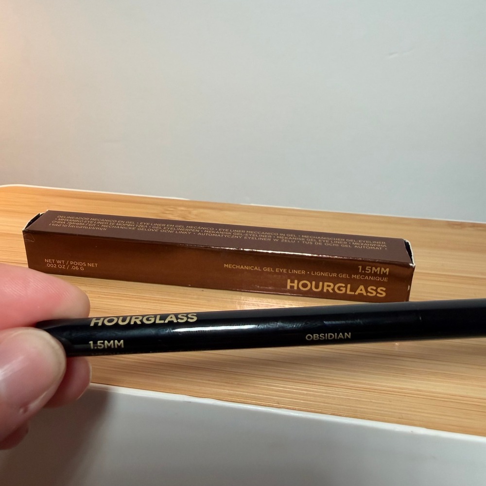 Hourglass 1.5mm Mechanical Gel Eye Liner Obsidian Black Waterproof 0.002oz NEW - Picture 9 of 9